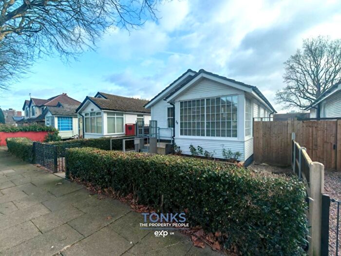 2 Bedroom Bungalow For Sale In Hawkesley Drive, Birmingham, B31