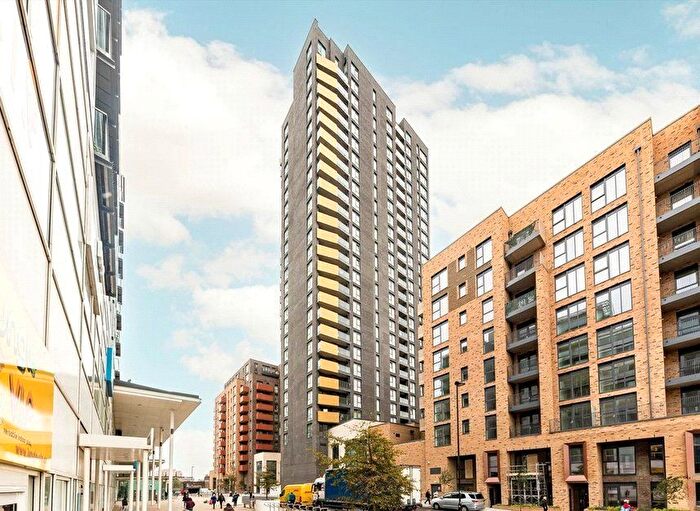 2 Bedroom Flat For Sale In Flat, Prince Regents Road, Hounslow, Greater London, TW3