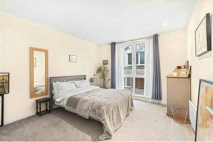 1 Bedroom Flat To Rent In Hoiser Lane, West Smithfield, EC1A