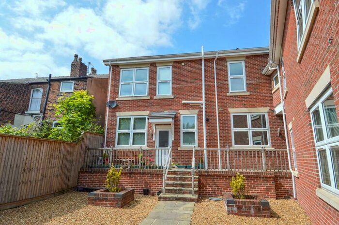 1 Bedroom Apartment To Rent In Fountains Street, Eccles, Manchester, M30