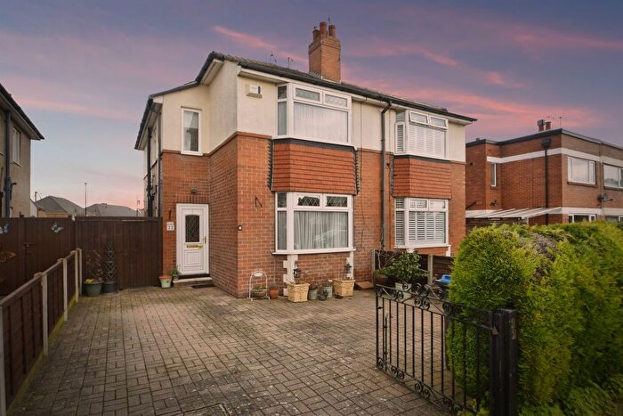 3 Bedroom Semi Detached House For Sale In Roseville Drive, Harrogate, HG1