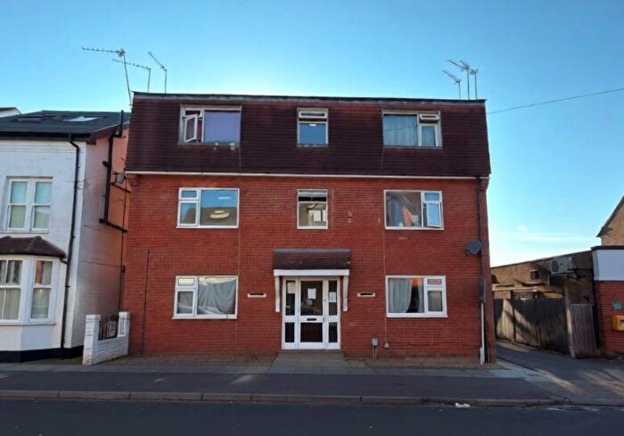 Studio For Sale In Dane Court, College Road, St Albans, Hertfordshire, AL1