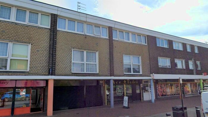 3 Bedroom Flat To Rent In Goodwin Parade, Hull, HU3