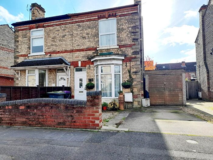 2 Bedroom Semi-detached House For Sale In North Marsh Road, Gainsborough, DN21