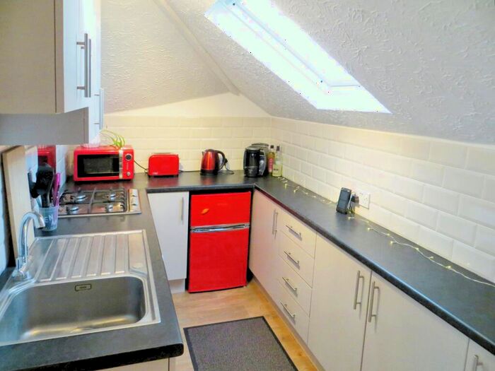 1 Bedroom Flat To Rent In Helen Court, Hendy Street, Roath, CF23