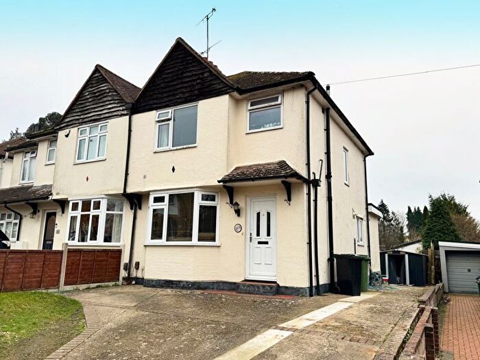 3 Bedroom Semi-Detached House For Sale In North Street, Barming, Maidstone, ME16