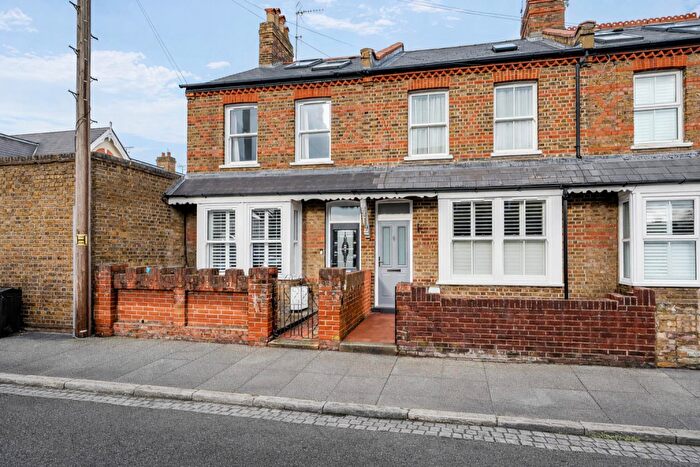 4 Bedroom End Of Terrace House For Sale In Victor Road, Windsor, SL4