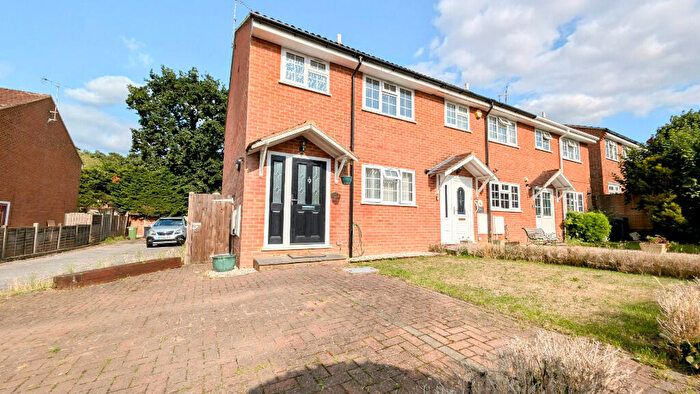 3 Bedroom End Of Terrace House For Sale In The Links, Whitehill, Hampshire, GU35