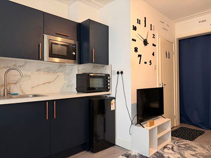 Studio To Rent In Quantock Gardens, London, NW2