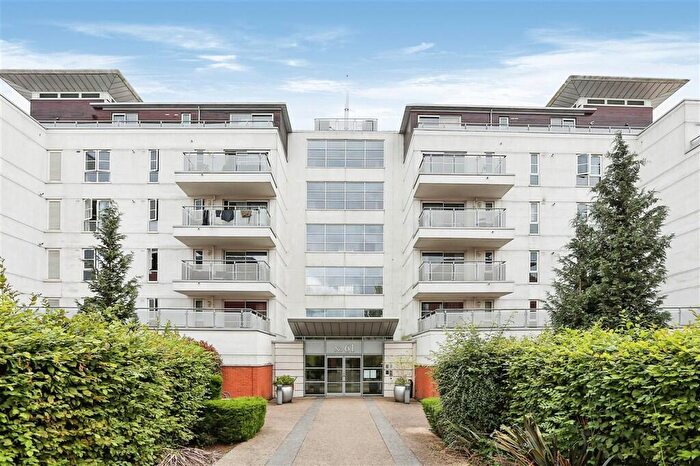 1 Bedroom Apartment For Sale In Watkin Road, Leicester, LE2