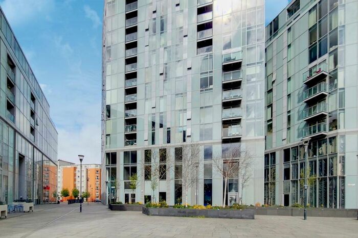 3 Bedroom Flat To Rent In Harmony Place, Deptford, London, SE8