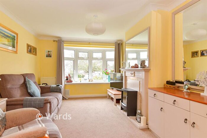 3 Bedroom Semi Detached House For Sale In Beechings Way, Rainham, Gillingham, Kent, ME8