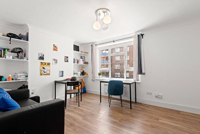 3 Bedroom Flat To Rent In Charlton Court, Thurtle Road, E2