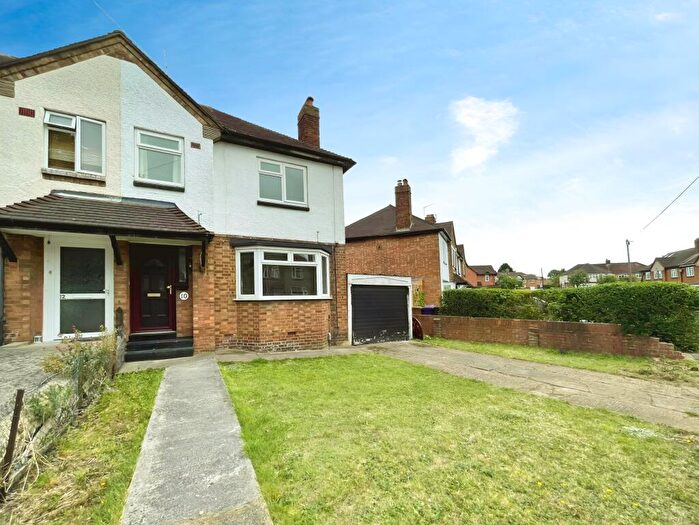 3 Bedroom Semi-Detached House To Rent In Heathfield Road, Hitchin, SG5