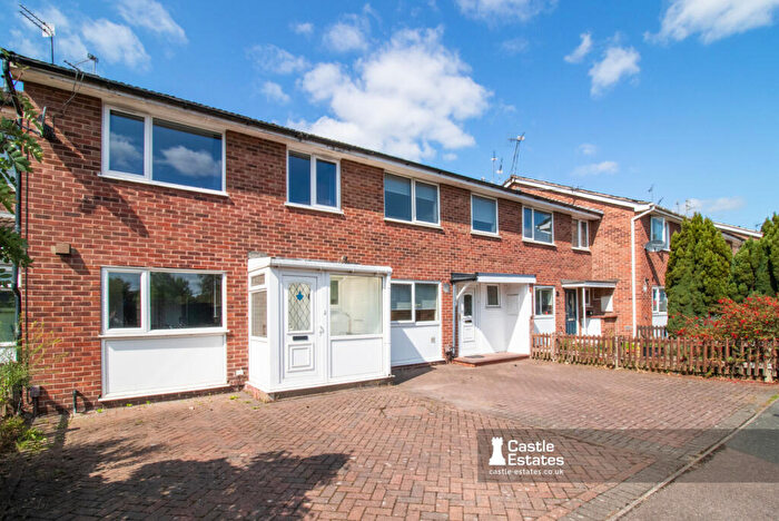 4 Bedroom Terraced House For Sale In Saxton Close, Beeston, NG9