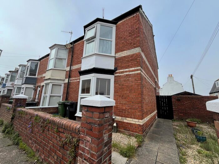 2 Bedroom Terraced House To Rent In James Street - Rodwell, DT4