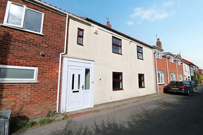3 Bedroom Cottage For Sale In Chapel Row, Ryehill, HU12