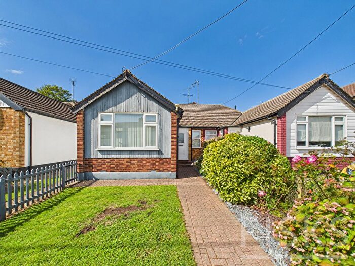 2 Bedroom Bungalow For Sale In Cedar Road, Benfleet, SS7