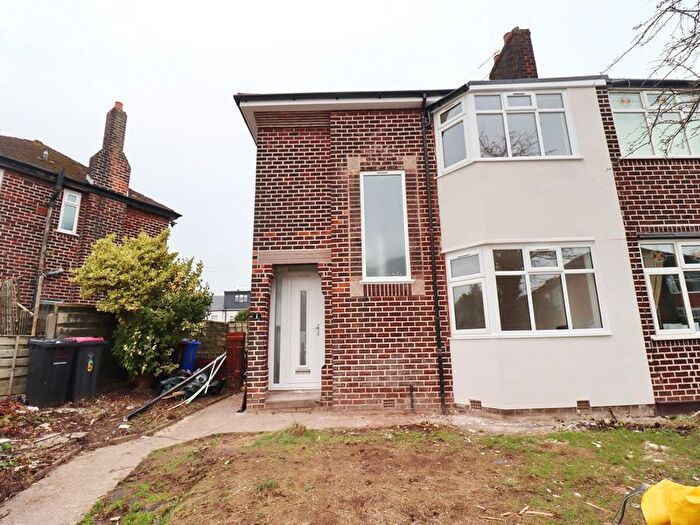 3 Bedroom Semi Detached House For Sale In Booths Hall Grove, Worsley, Manchester, M28