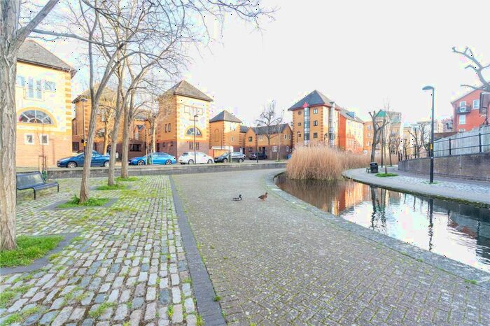 1 Bedroom Apartment To Rent In Middleton Drive, Canada Water, London, SE16