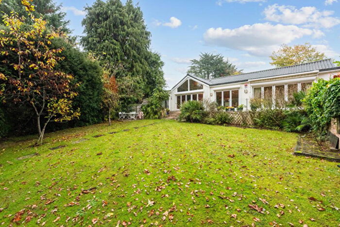 4 Bedroom Bungalow For Sale In Fallowfield, Stanmore, HA7