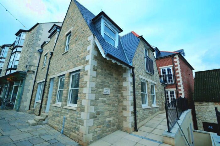 2 Bedroom Flat To Rent In Swanage, BH19