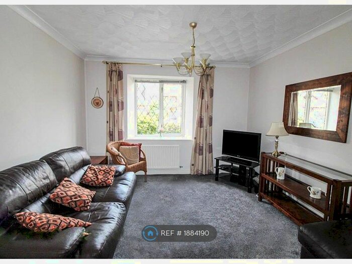 1 Bedroom Flat To Rent In Moss Bank House, Bolton, BL1