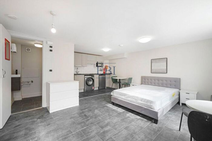 Studio To Rent In Hermitage Lane, Woodside Green, South Norwood, SE25