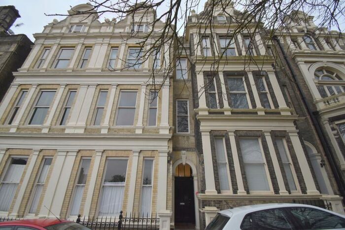 2 Bedroom Flat To Rent In Castle Hill Rochester, ME1