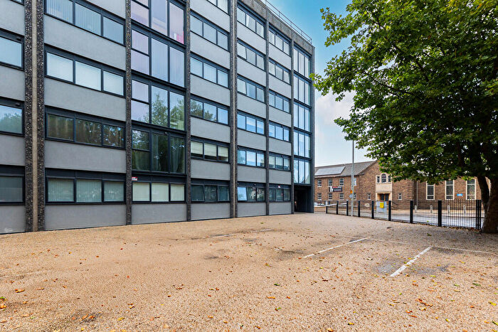 2 Bedroom Apartment For Sale In Flat, Crown House, Yarmouth Way, NR30
