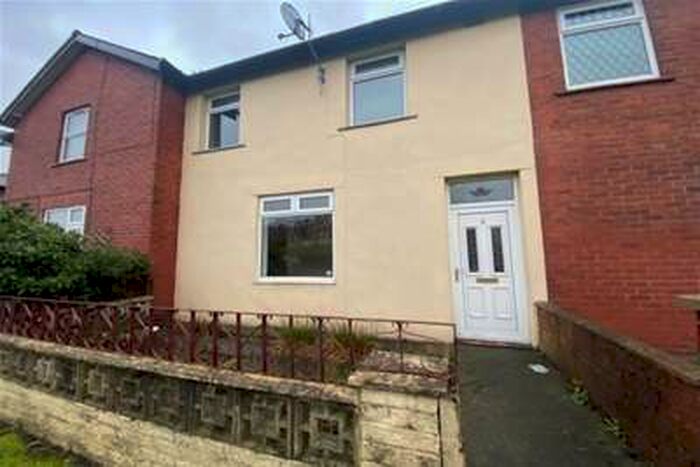 3 Bedroom House To Rent In Hague Place, SK15