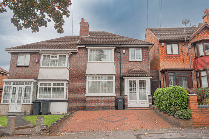 3 Bedroom Semi-Detached House For Sale In Cranbrook Road, Handsworth, B21