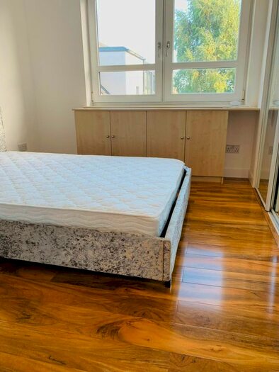 2 Bedroom Flat To Rent In North Gyle Terrace, Edinburgh, EH12