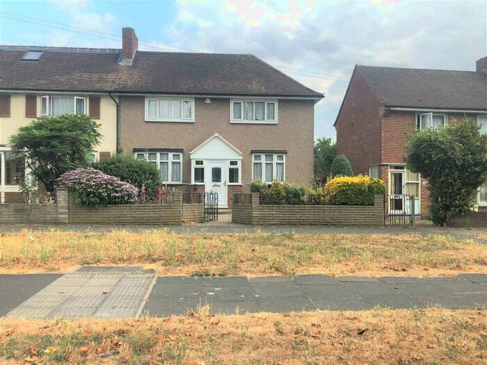 3 Bedroom Semi-Detached House To Rent In Rush Green Road, Romford, RM7