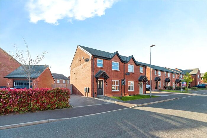 3 Bedroom Semi Detached House For Sale In Satin Drive, Middleton, Manchester, Greater Manchester, M24