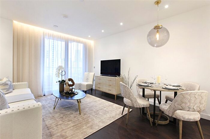 1 Bedroom Flat To Rent In Thornes House, - Ponton Road, SW8