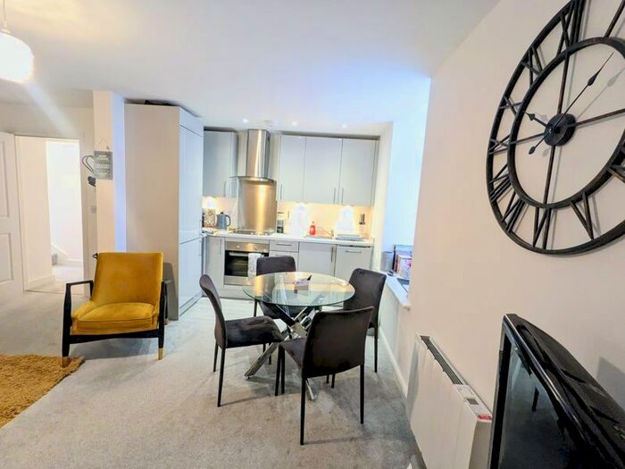 2 Bedroom Flat To Rent In Station Road, Deganwy, Conwy, LL31