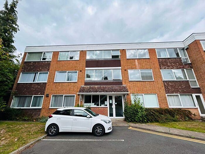 2 Bedroom Flat To Rent In Lichfield Road, Sutton Coldfield, B74
