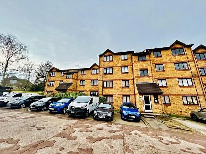 1 Bedroom Flat To Rent In Cornmow Drive, London, NW10