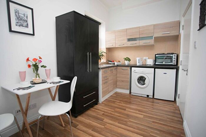 Studio To Rent In Brent Street, Hendon, NW4