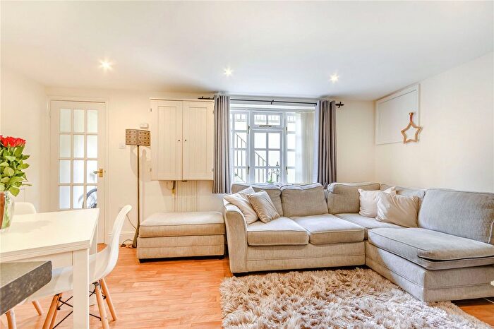 1 Bedroom Flat To Rent In Gratton Street, Cheltenham, Gloucestershire, GL50