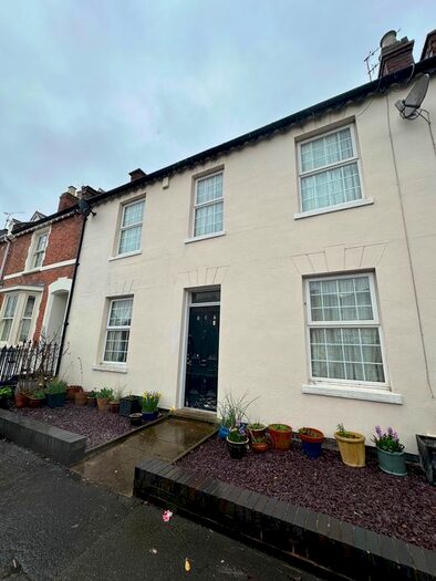 1 Bedroom Flat To Rent In Farley Street, L/Spa, CV31