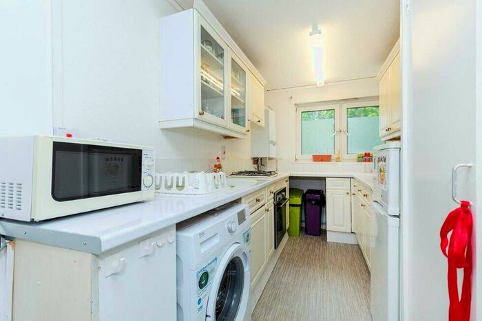 3 Bedroom Flat To Rent In Lindsey Mews, Islington, N1