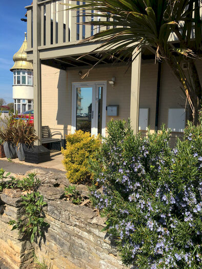 1 Bedroom Flat To Rent In Barton Court Avenue, New Milton, BH25