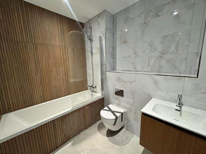 1 Bedroom Flat To Rent In Wimborne Road, Bournemouth, BH10