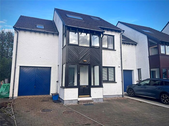 4 Bedroom Link Detached House For Sale In Howe Bank Close, Kendal, Cumbria, LA9