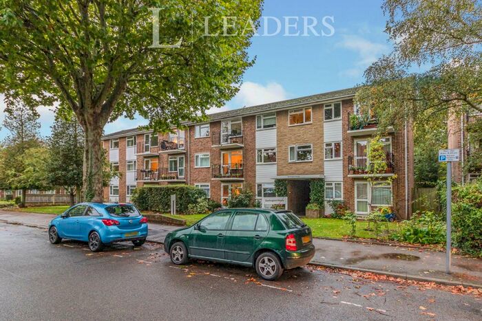 1 Bedroom Flat To Rent In Darlington House, Lovelace Gardens, Surbiton, KT6