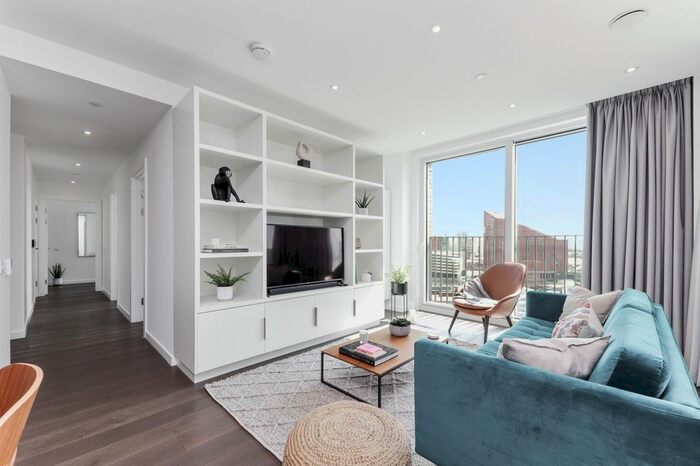 3 Bedroom Flat To Rent In , East Park Walk, London, E20