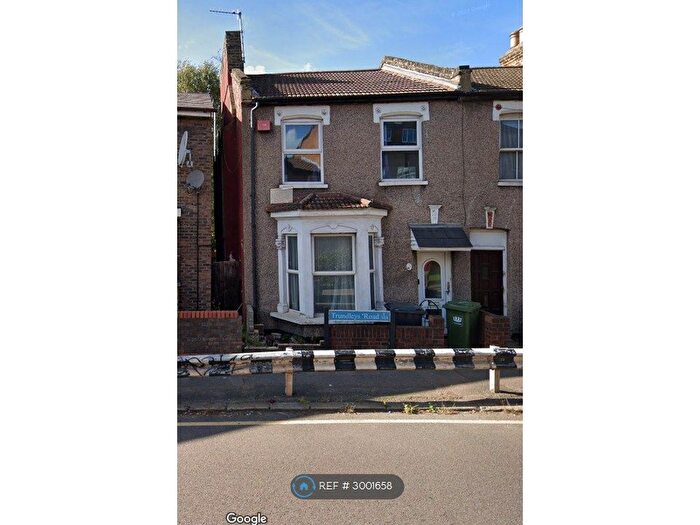 Studio To Rent In Trundleys Road, London, SE8