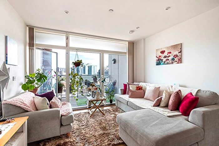 1 Bedroom Apartment To Rent In Blashill Court, Pomfret Place, London, E14